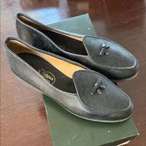 Black Textured Loafers for Women